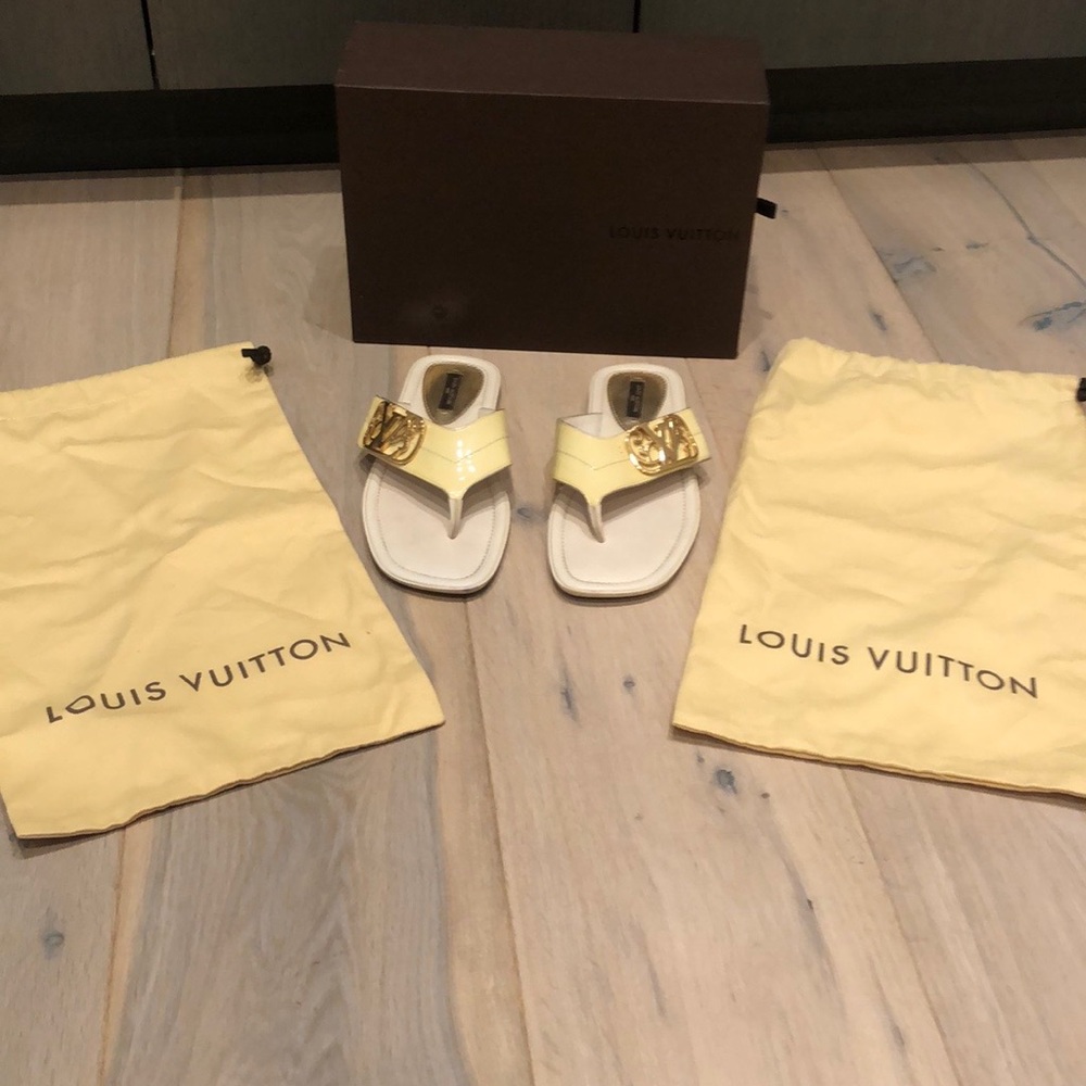 Louis Vuitton Cream Patent Leather Sandals Size 37